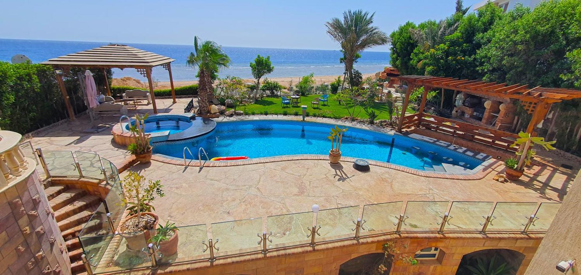 Luxury Seafront Pool Villa - 3 Stories & Roof Floor - All Master Bedrooms Hurghada Exterior foto